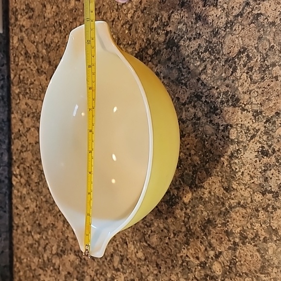 Vintage Pyrex Yellow 443 Cinderella Bowl - Picture 3 of 8